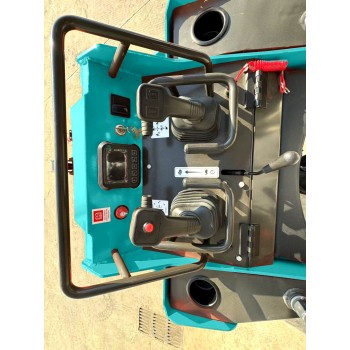 MINI CHARGEUR / VALET DE FERME DIESEL KUBOTA CE